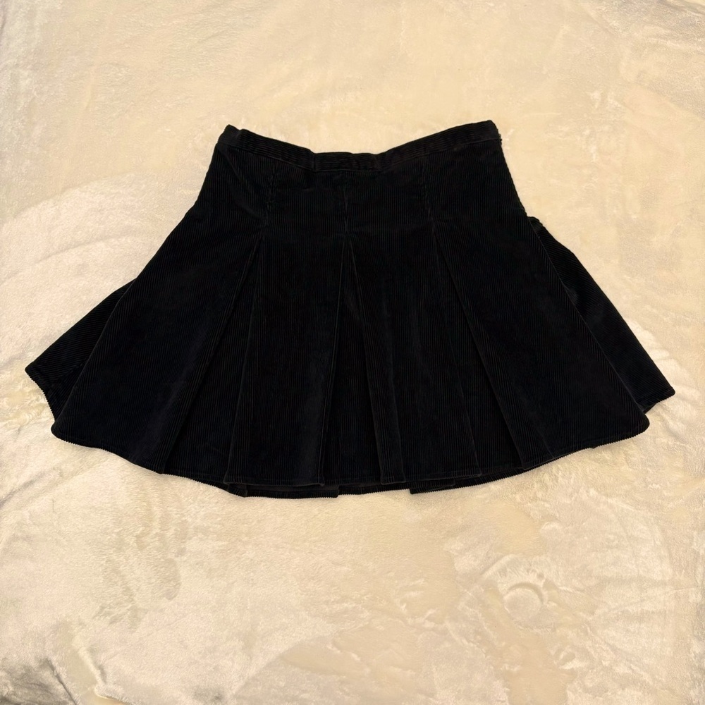 Black pleated corduroy mini skirt high rise sz 9 Dark Academia Clueless Preppy